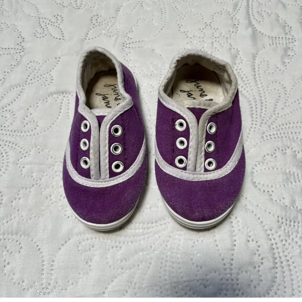 June & January Slip On Sneakers Size 5